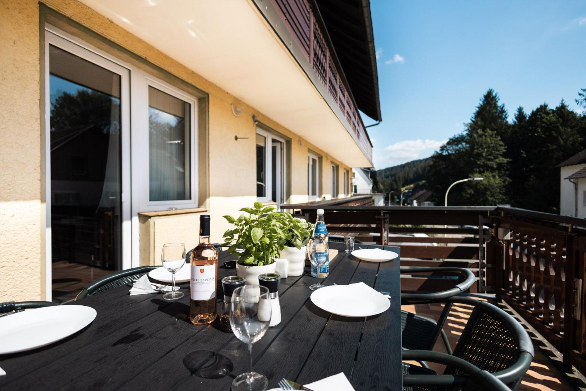 Apartmenthaus Am Waldrand- Kueche - Fruehstueck - Balkon Wildemann Exteriér fotografie