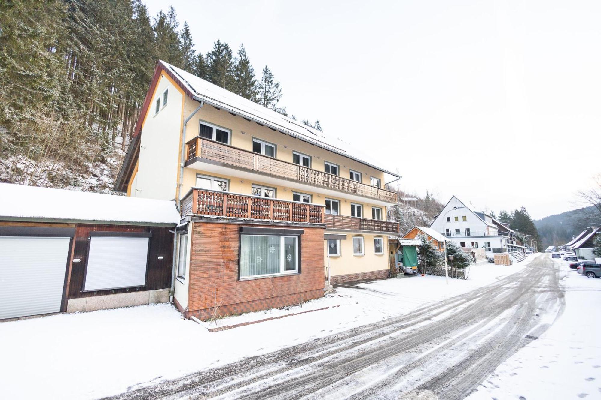 Apartmenthaus Am Waldrand- Kueche - Fruehstueck - Balkon Wildemann Exteriér fotografie